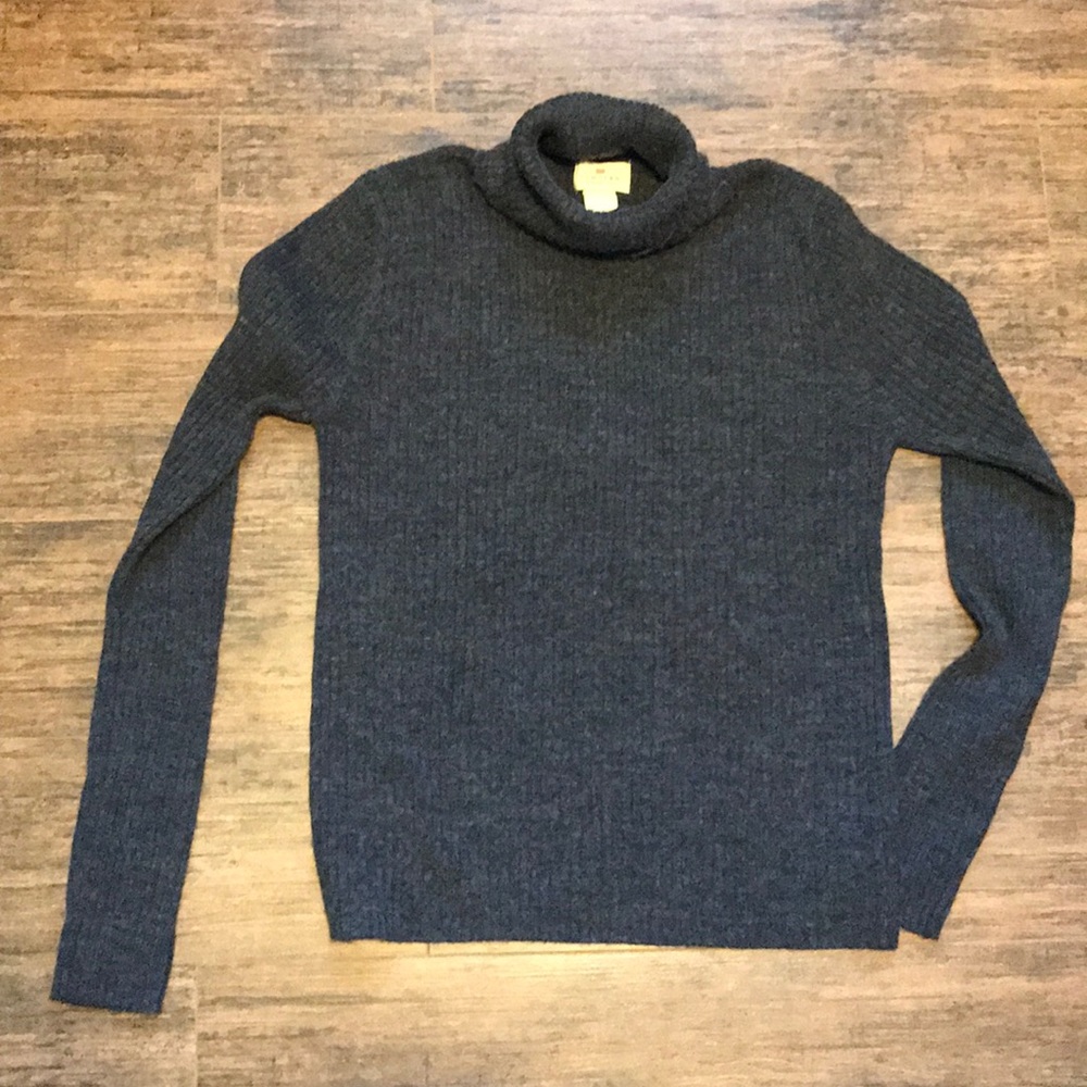 Limited America turtleneck